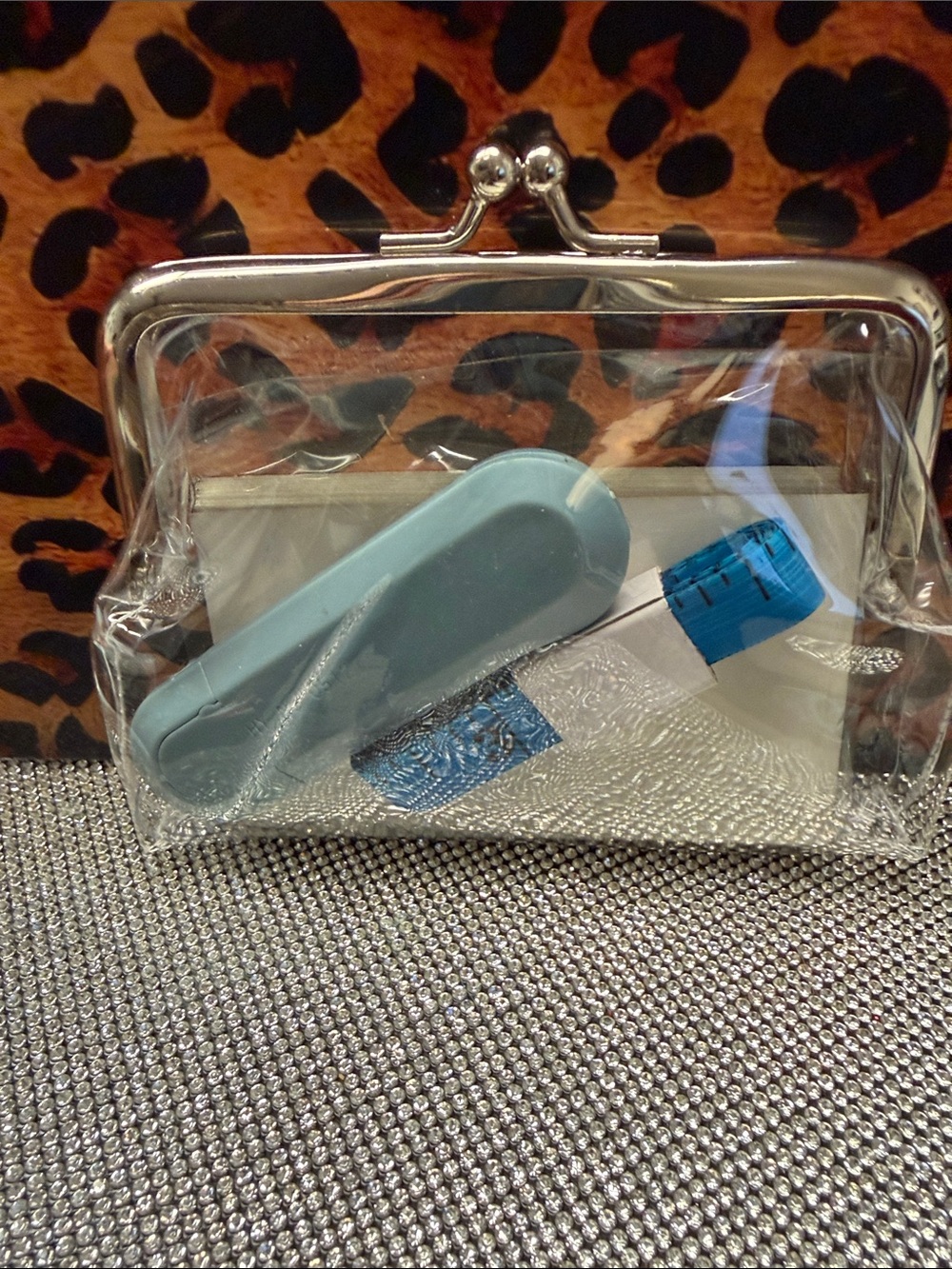 RESellers MUST have ❣️Clear Kiss-Lock, tape measure, retractable knife, 25 Ty. - Picture 3 of 3